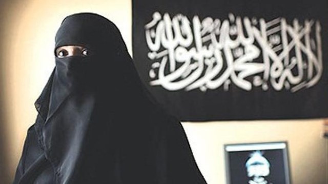 “الإرهاب النسوي” في السعودية ومسؤولية “البيئة المتشددة”؟