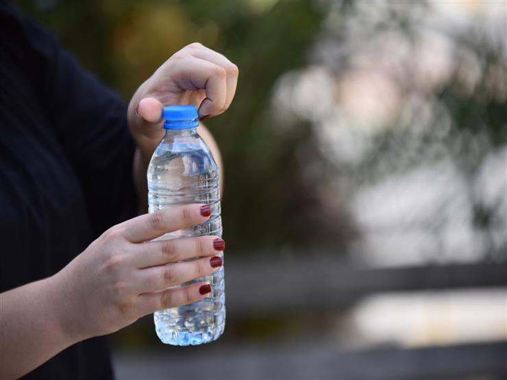 تجنبوا الأطعمة والمشروبات المعلبة : دراسة تؤكد العثور على آثار بلاستيك في حليب الأمهات